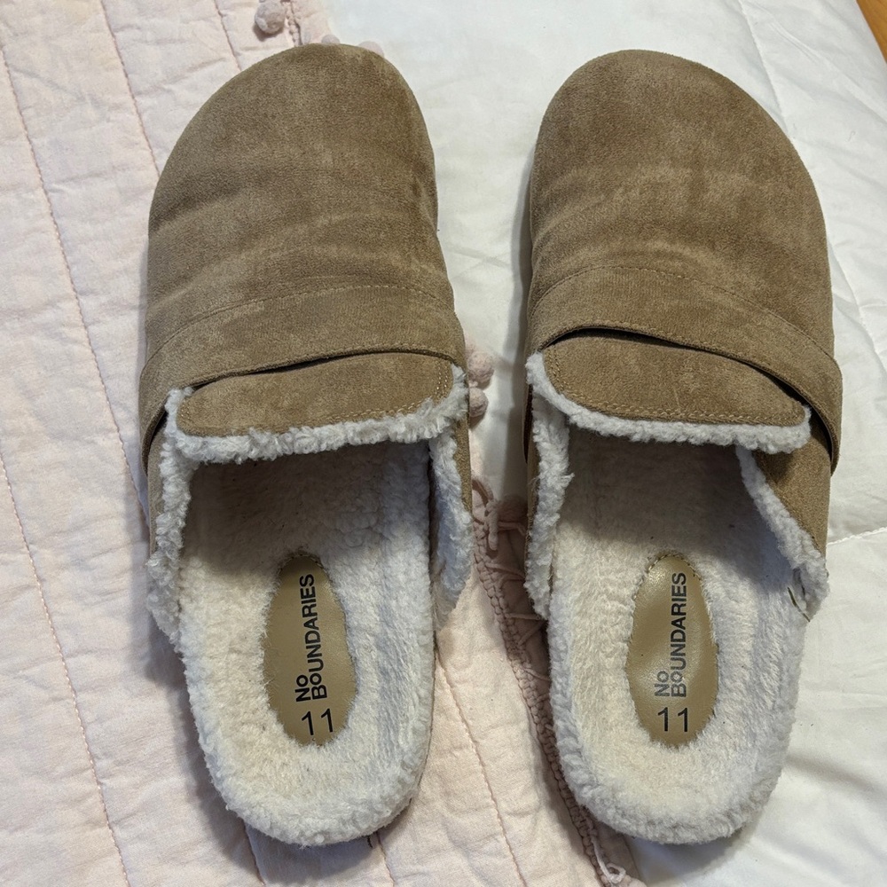 No Boundaries Tan Suede clog Slippers